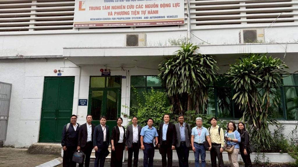 สถาบันยานยนต์ เข้าหารือ Hanoi University of Science and Technology