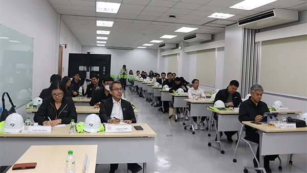 สถาบันยานยนต์ นำคณะผู้บริหารภาครัฐ และเอกชนเยี่ยมชม Green Metals ศึกษาการจัดการซากรถยนต์และซากแบตเตอรี่ยานยนต์ไฟฟ้า